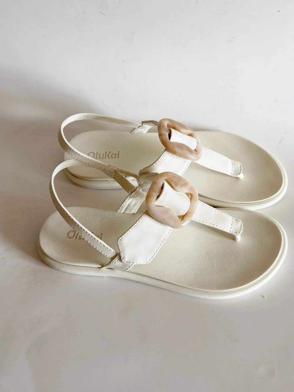 Olukai Womens White Sand La’i T-Bar Thong Slingback Sandal size 6